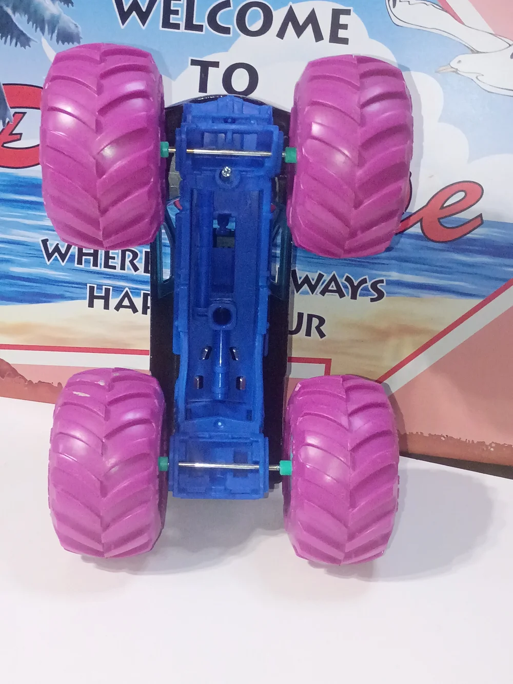 Hot Wheels Monster Jam Mermadness Mermaid Monster Truck 1/24 Scale
